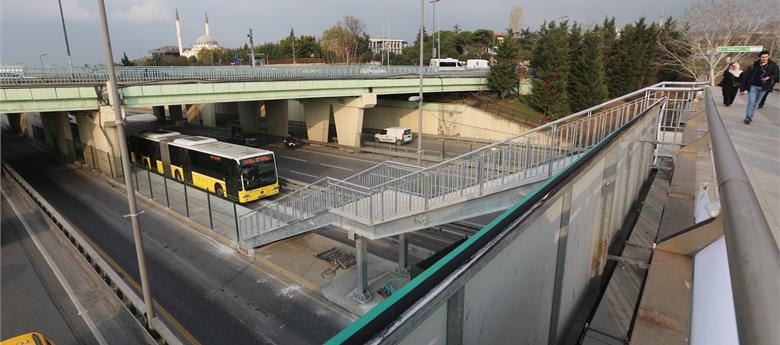 ALTUNİZADE METROBÜS İSTASYONU GENİŞLETİLDİ