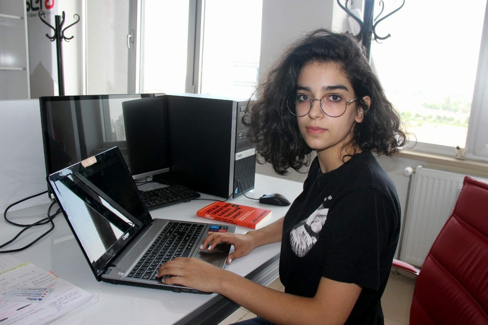 İnternetsiz köyde doğdu, şimdi Mars için araç geliştiriyor!