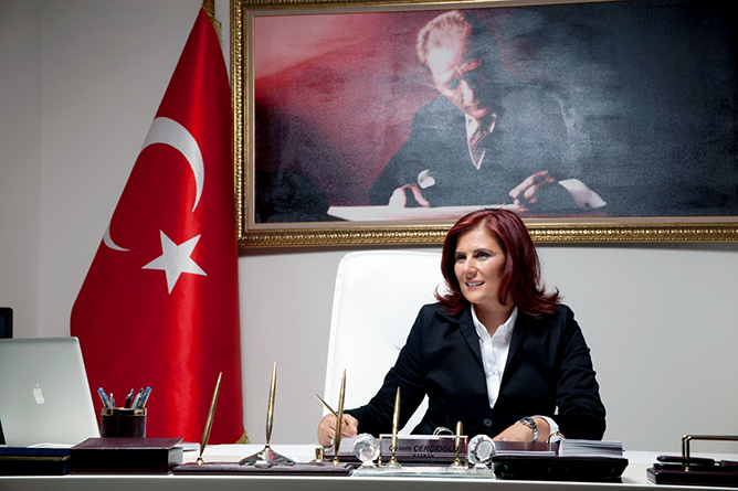 Aydın Büyükşehir Belediye Başkanı Özlem Çerçioğlu’ndan AK Parti’ye Katılacağı İddialarına Net Yanıt