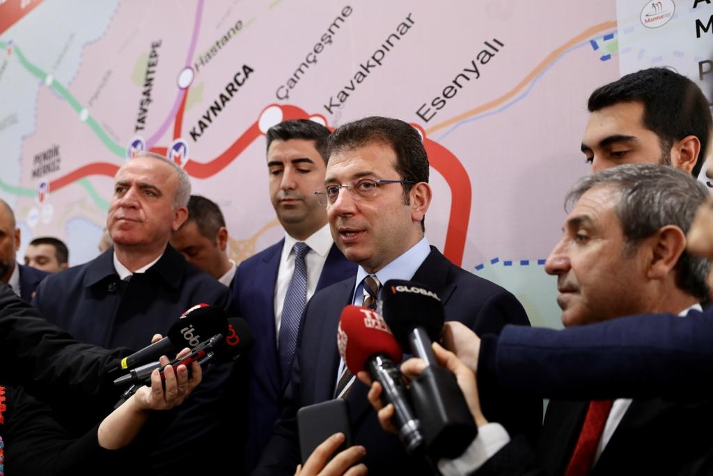 İMAMOĞLU: “ANNEMİN ADINI KULLANARAK AHLAKSIZCA MESAJ VERENLER, HUKUKİ VE VİCDANİ OLARAK TAKİBİMİZDE”