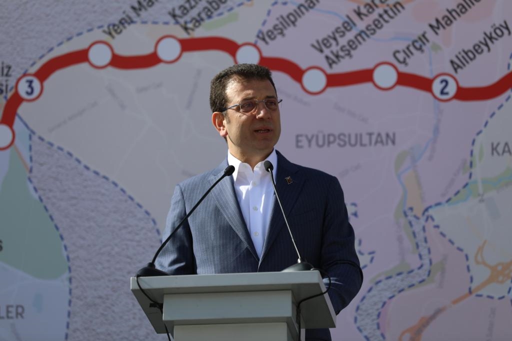 İMAMOĞLU’NDAN “YURT” AÇIKLAMASI: “ONLAR, BİR AVUÇ İNSANIN İSTEKLERİNİ YERİNE GETİRİYOR; BİZ, 16 MİLYON İNSANIN”