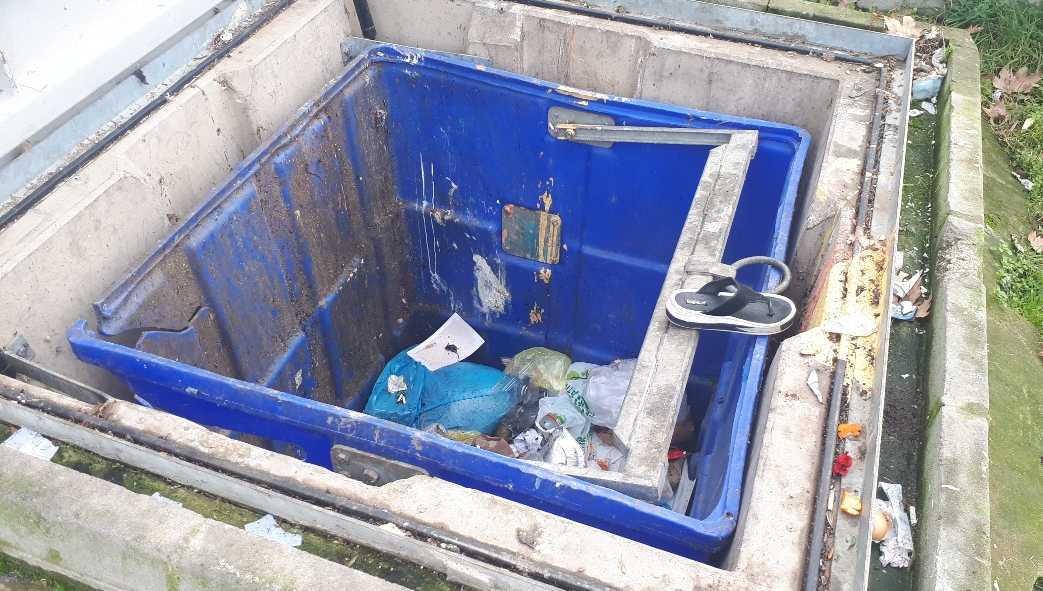 Maltepe’de çöp konteynerları korku filmi gibi