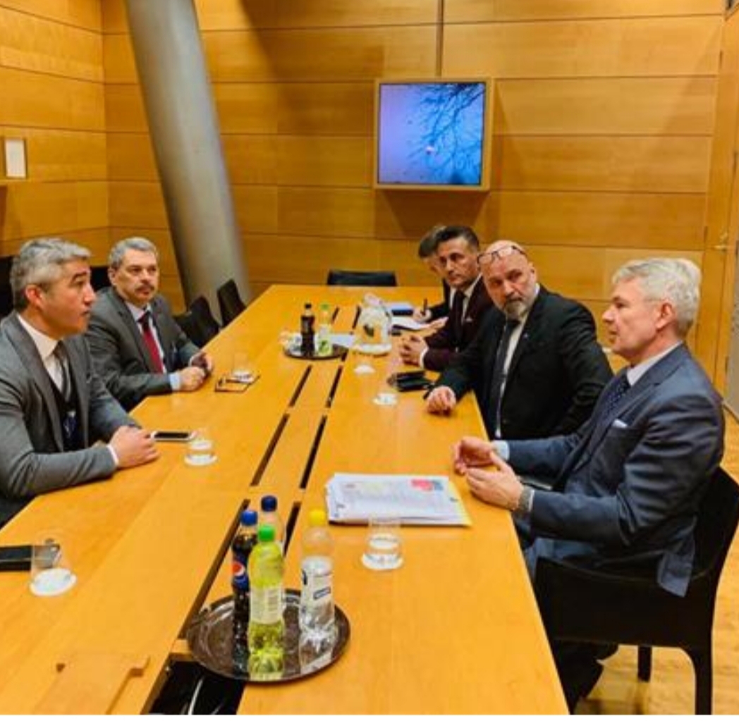 FİNLİ BAKANDAN TAVSİYE SÖZÜ