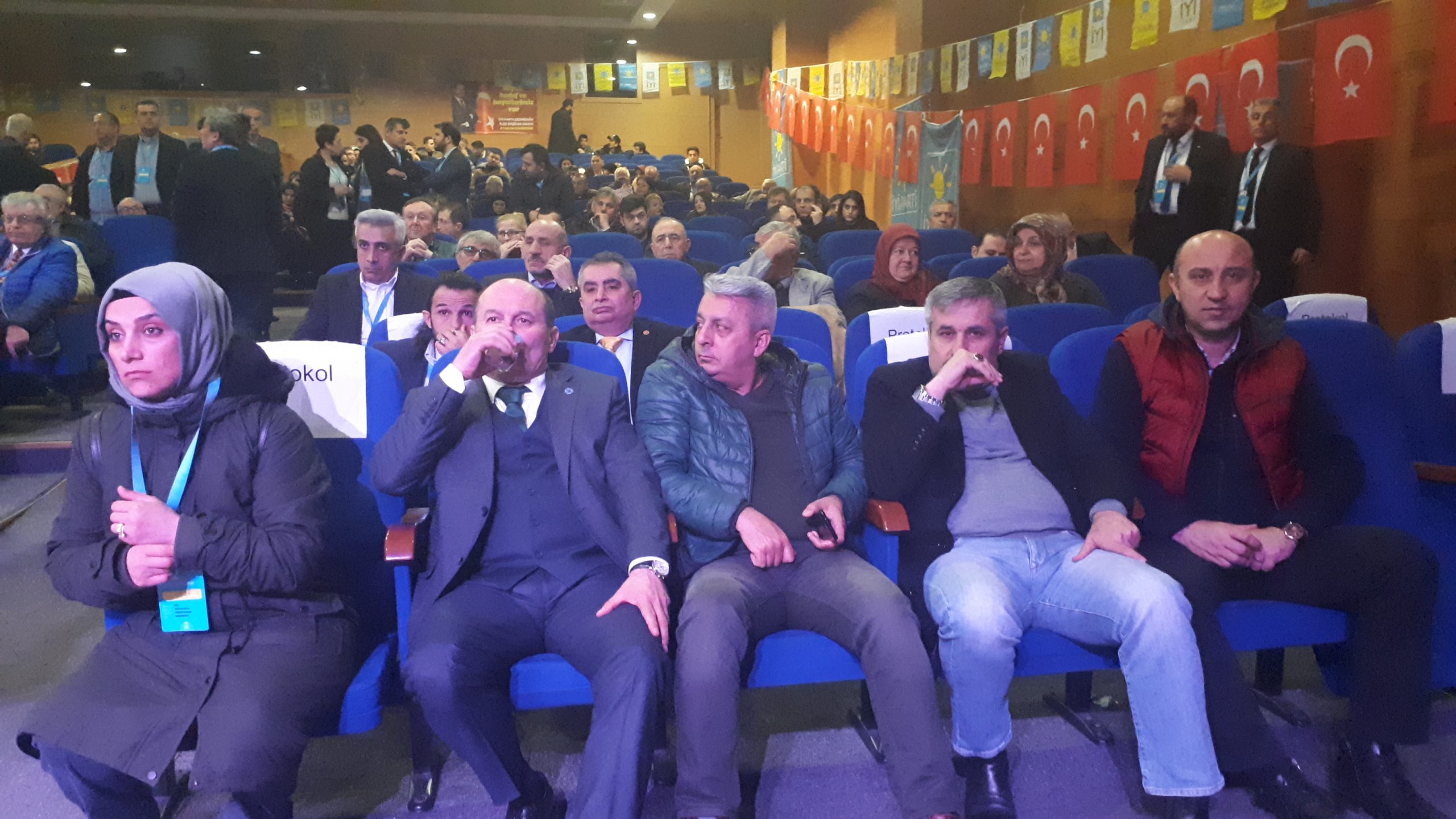 İYİ PARTİ ÇEKMEKÖY İLÇE BAŞKANLIĞI KONGRESİNE ŞAİBE KARIŞTI