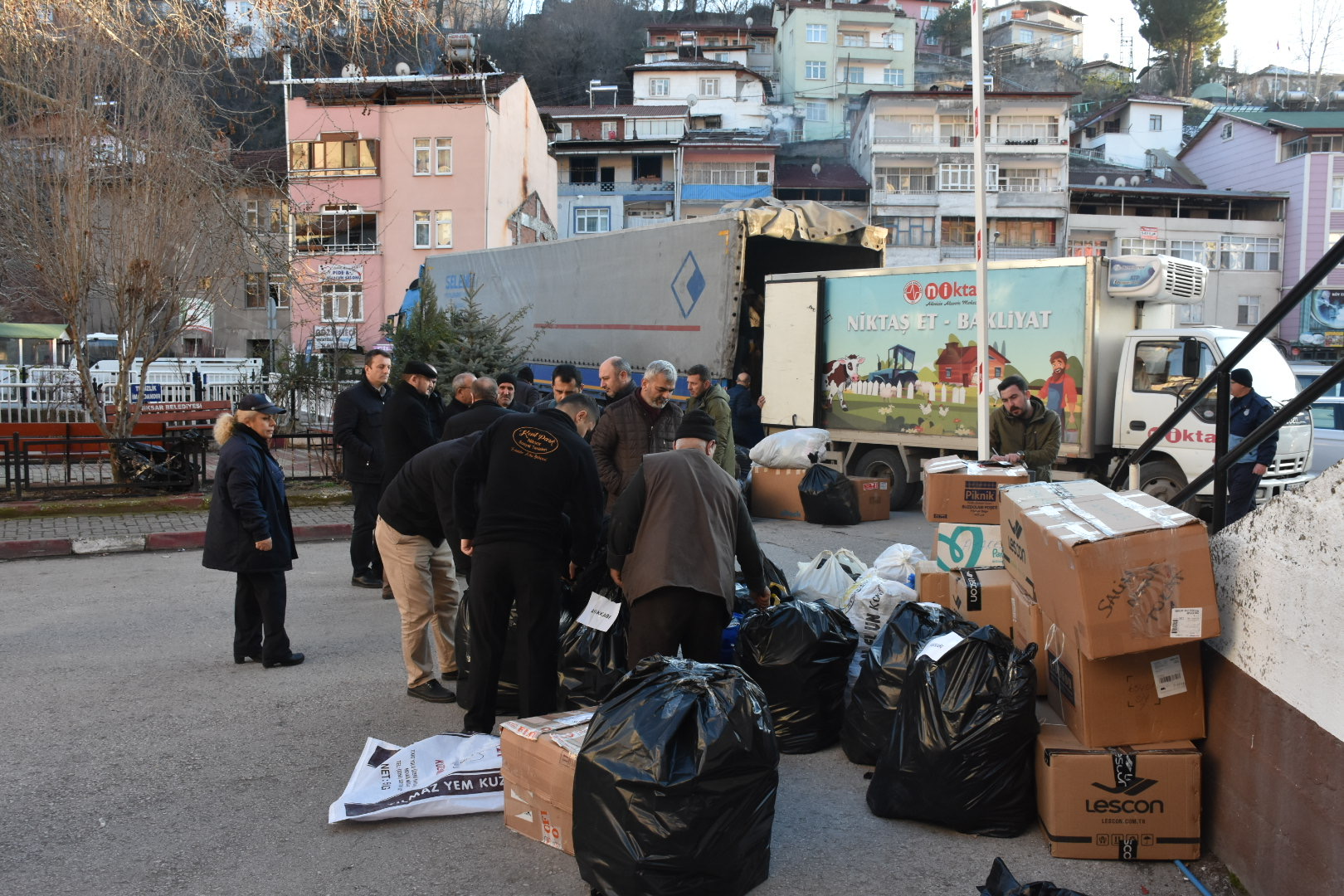NİKSAR’DAN ELAZIĞ’A YARDIM ELİ
