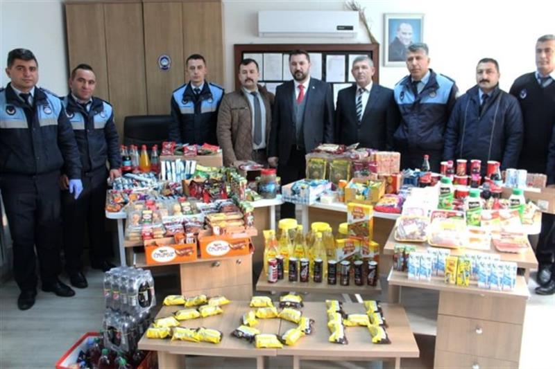 TURHAL ZABITASI YÜZLERCE ÜRÜNE SATILMADAN EL KOYDU