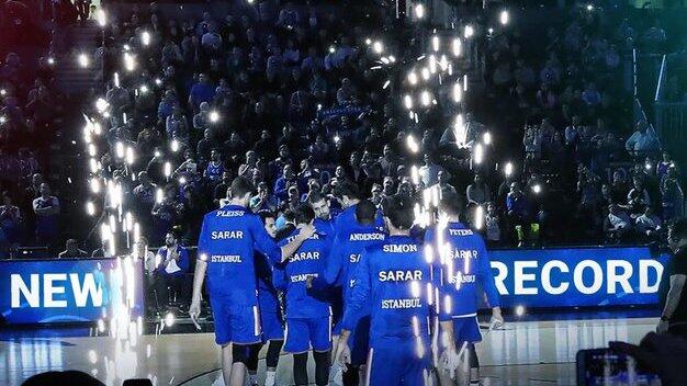 Anadolu Efes, Fenerbahçe Beko’nun rekorunu kırdı! 10 maç kala…