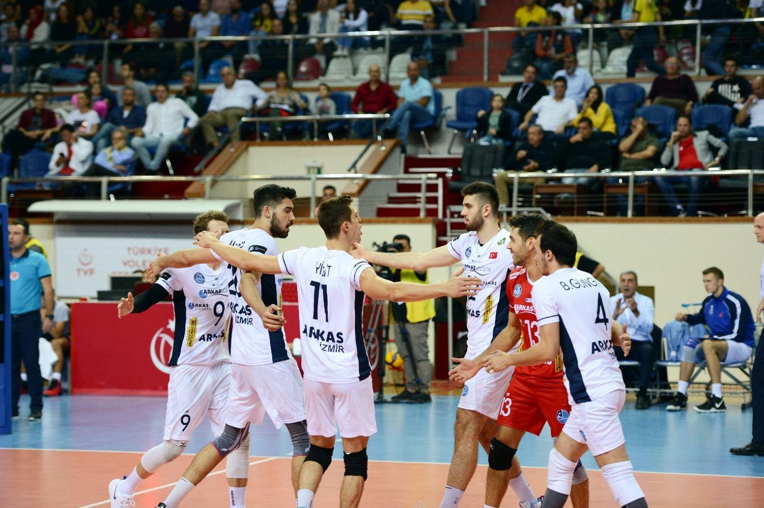Arkas Spor, CEV Kupası’nda çeyrek final için sahada