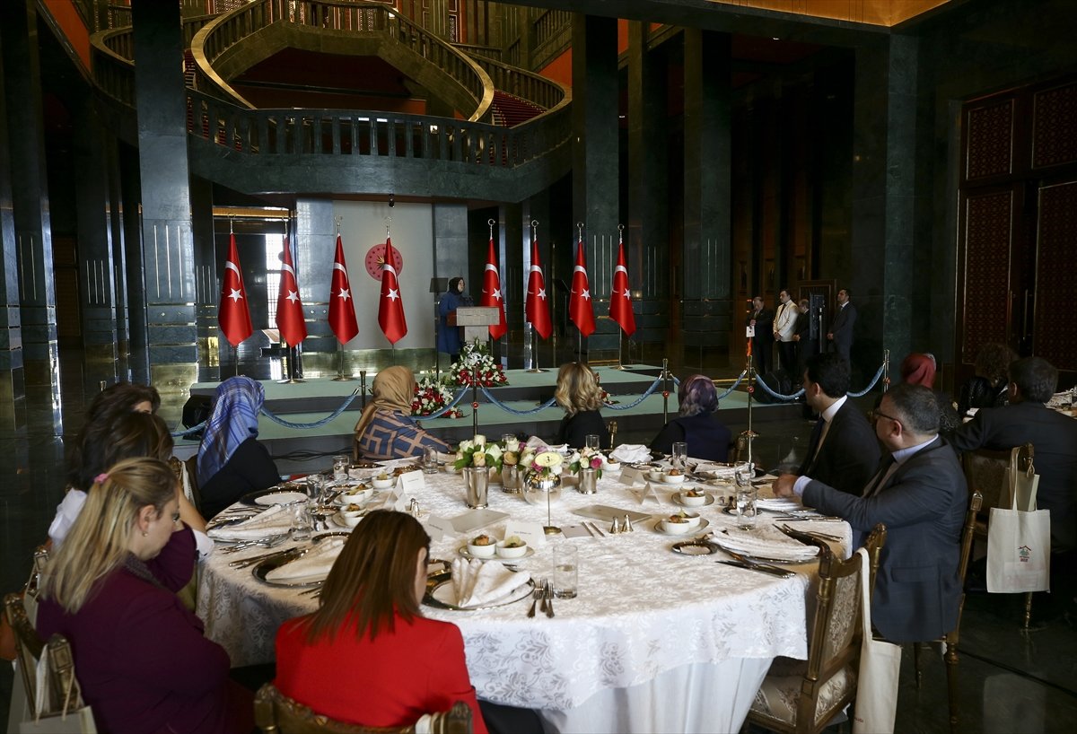 Bakan Zümrüt Selçuk Koruyucu Aile Programı’na katıldı