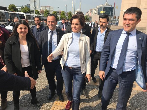 CHP’liler mazbatayı kutluyor