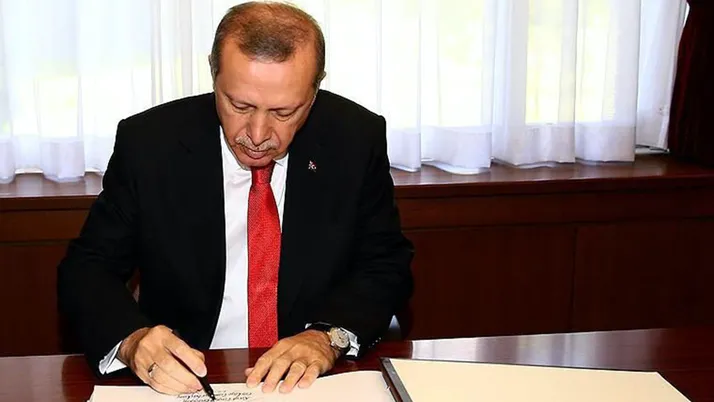 Cumhurbaşkanı Erdoğan’dan 3 bakanlık ve 22 ile yeni atama!