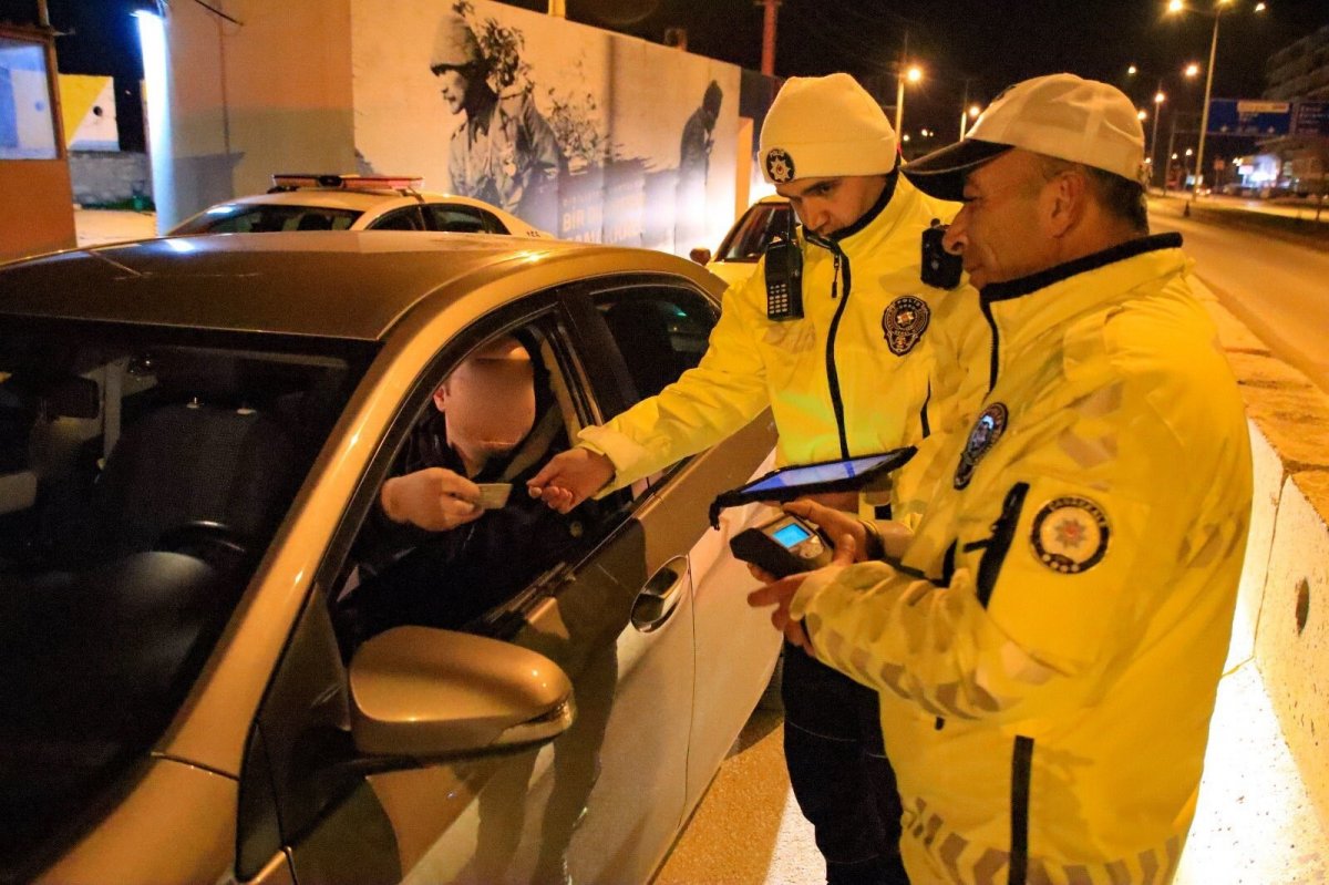 Denetimlerde bin 444 kişinin ehliyetine el konuldu