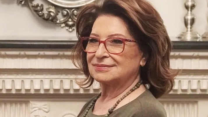 Doğduğun Ev Kaderindir dizisi hangi kitaptan uyarlama yazarı kim?