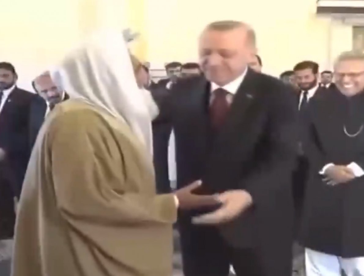 Erdoğan cuma namazını İslamabad'da kıldı