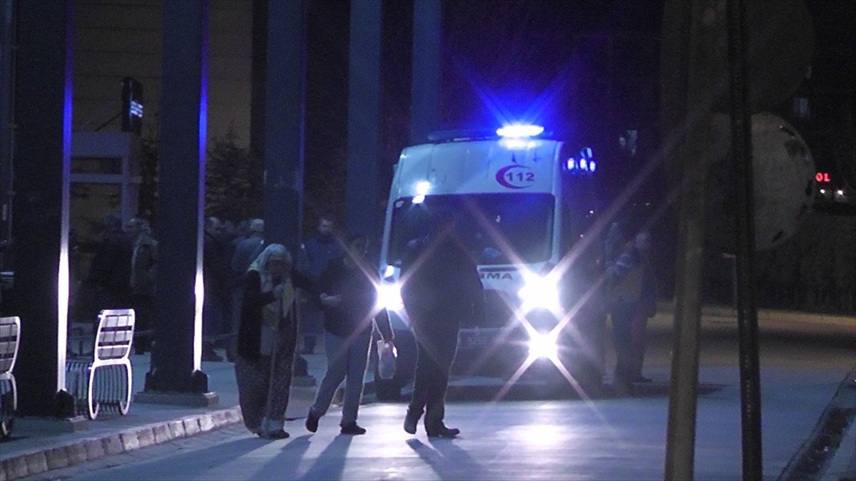 İzmir’de kahvehanede silahlı saldırı: 2 yaralı