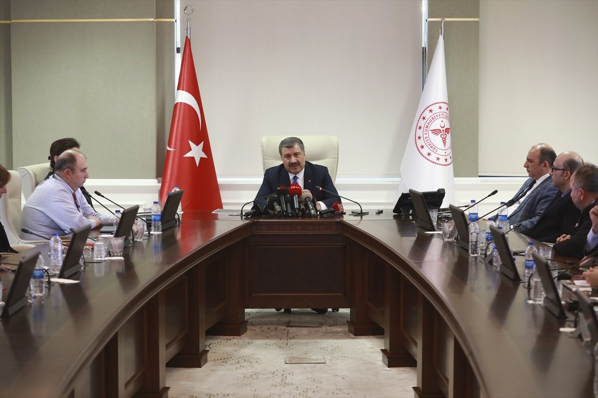 Koca: İran’dan gelenlerin testleri negatif çıktı