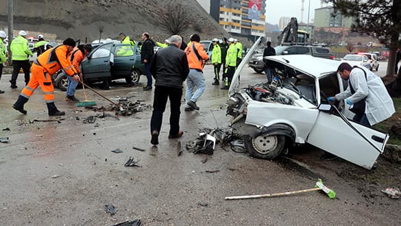 Ölü ve yaralılar var… Karabük’te feci kaza!
