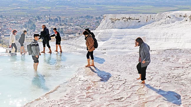 Pamukkale’ye giriş 80 TL oldu! Denizlililer zamma tepkili…