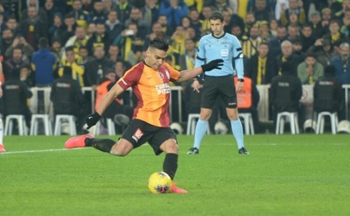 Radamel Falcao formayı bırakmıyor