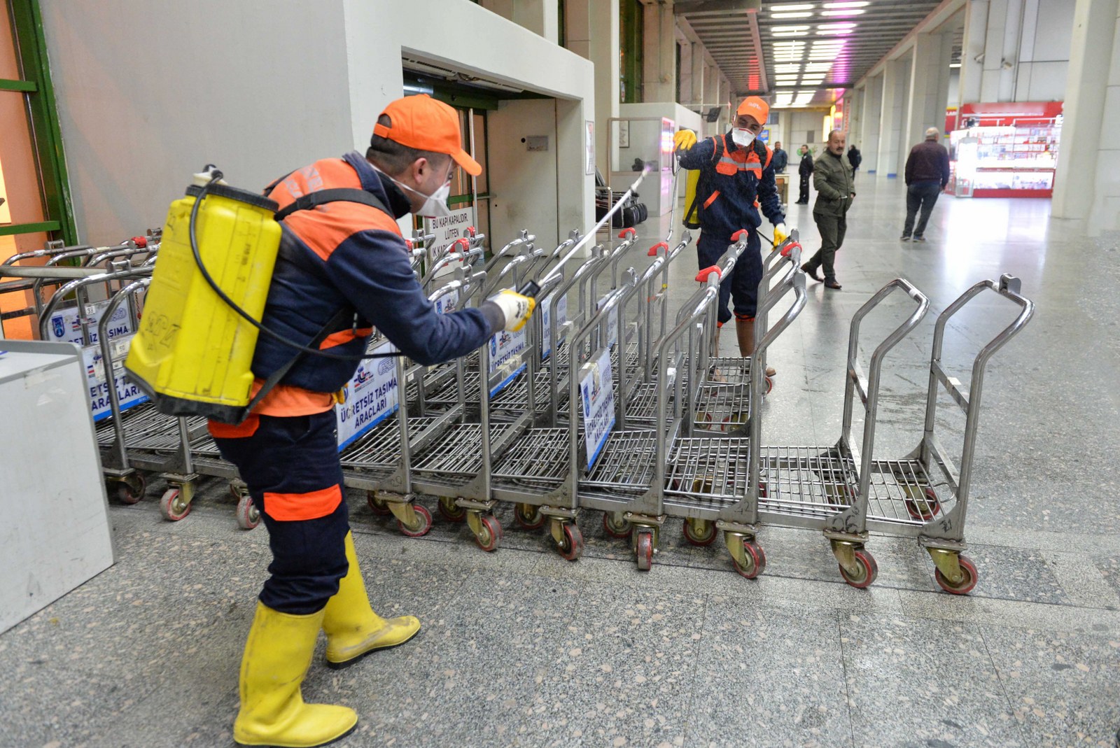AİLE YAŞAM MERKEZLERİNDE DE YOĞUN İLAÇLAM