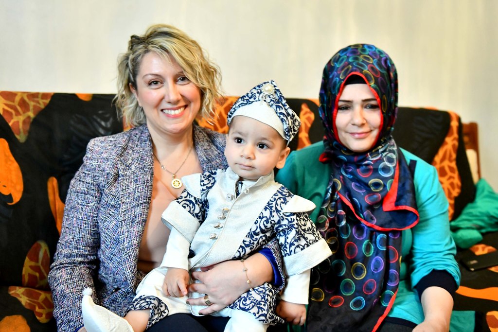 BİR ANNE VE ÇOCUK MUTLUYSA DÜNYA MUTLUDUR