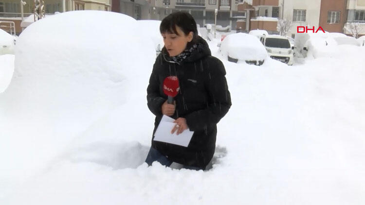 Van kara gömüldü! Arabalar kayboldu