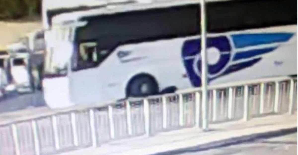 Yol verme kavgasında otobüs feci ezdi!