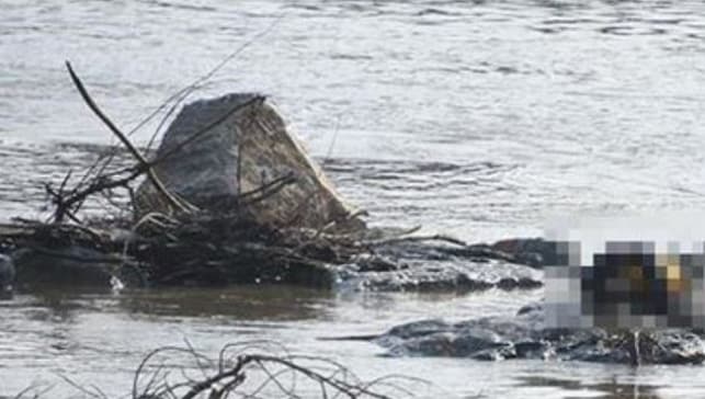 Yunanistan’ın deport ettiği kaçak göçmenlerden biri boğuldu diğeri hipotermi geçirdi