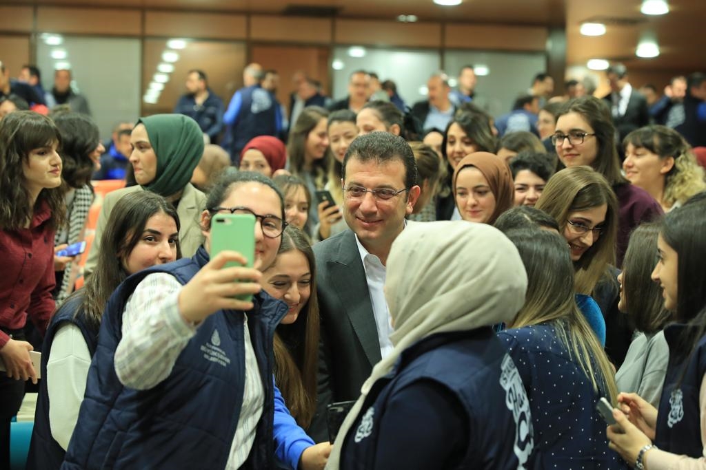 İMAMOĞLU: “BAZILARI MEYDANLARDA BİZİ ‘Tİ’YE ALIR; AMA BU İŞ, KONUŞULAN BÜYÜK PROJELERİN ÇOK ÜSTÜNDEDİR”