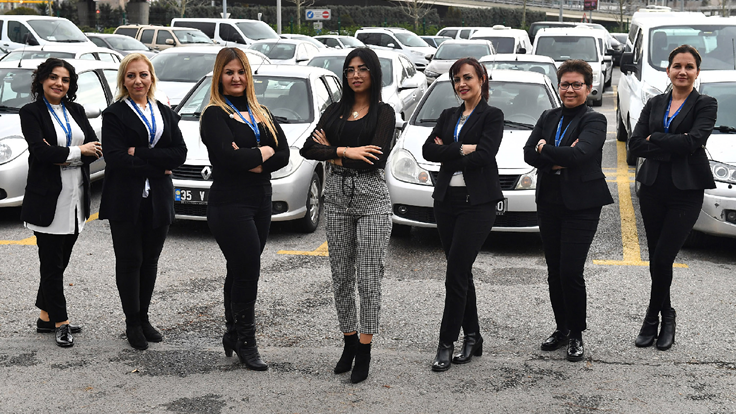 İzmir’de yollar kadın şoförlere emanet