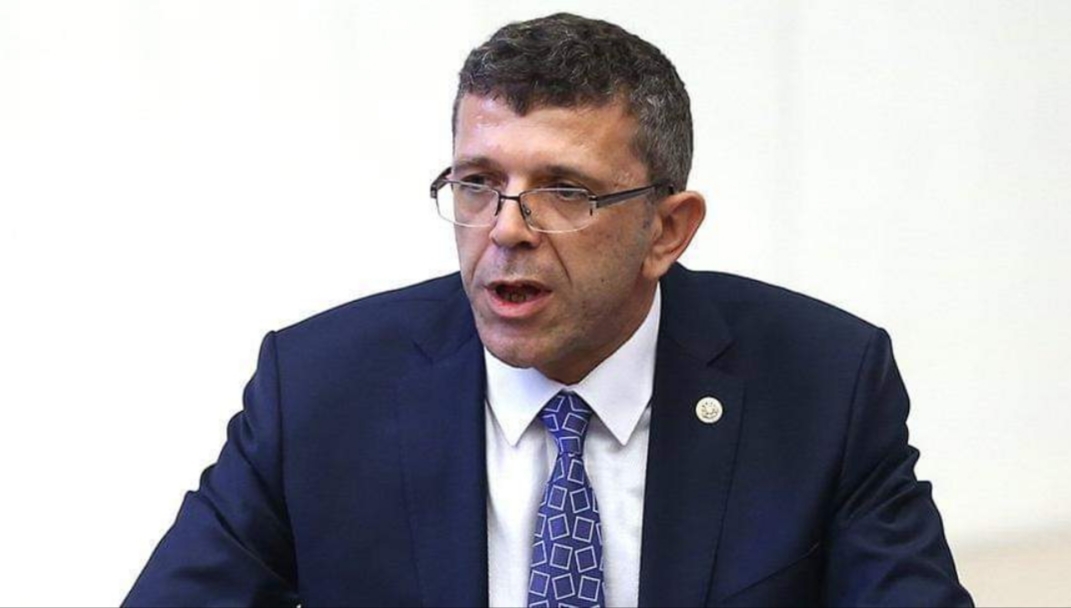 Kimse durduramıyor Atatürk’e hakaret eden müdür Meclis’te İYİ Parti’li vekile saldırdı