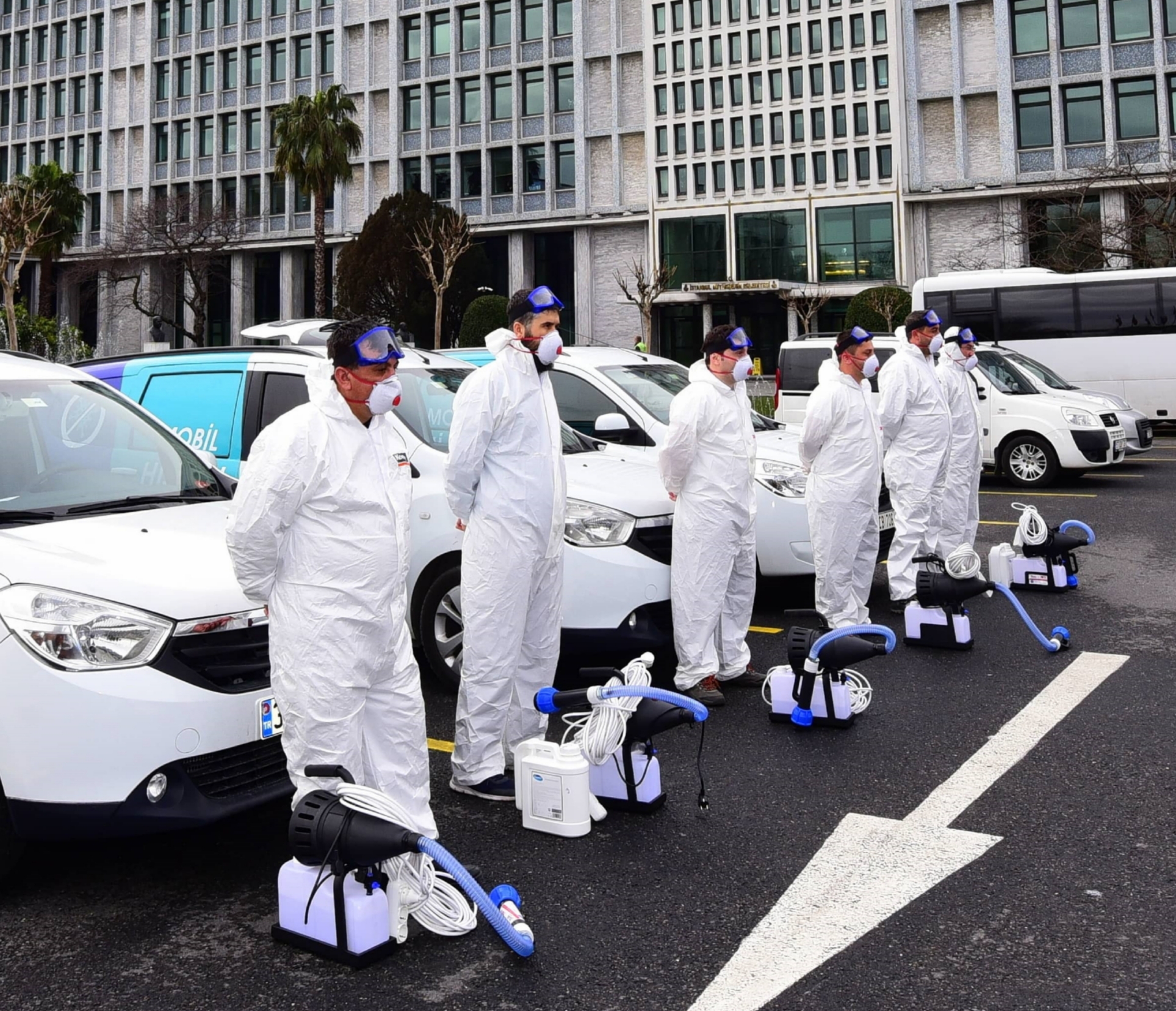 İBB, HİZMET BİNALARI VE İBADETHANELERDE DE VİRÜSLERE KARŞI HİJYEN SAĞLIYOR