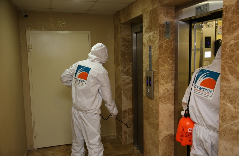 Koronavirüs asansörleri’de vurdu 7/24 dezenfekte