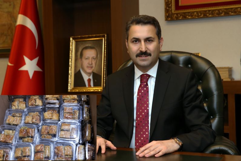 BAŞKAN EROĞLU’NDAN SAĞLIK ÇALIŞANLARINA BAKLAVA İKRAMI