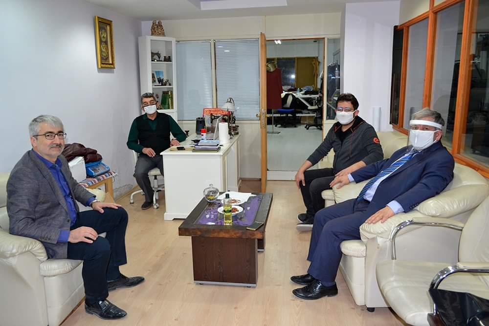 Patronlar’dan maske üretimi yapan atölyeye ziyaret