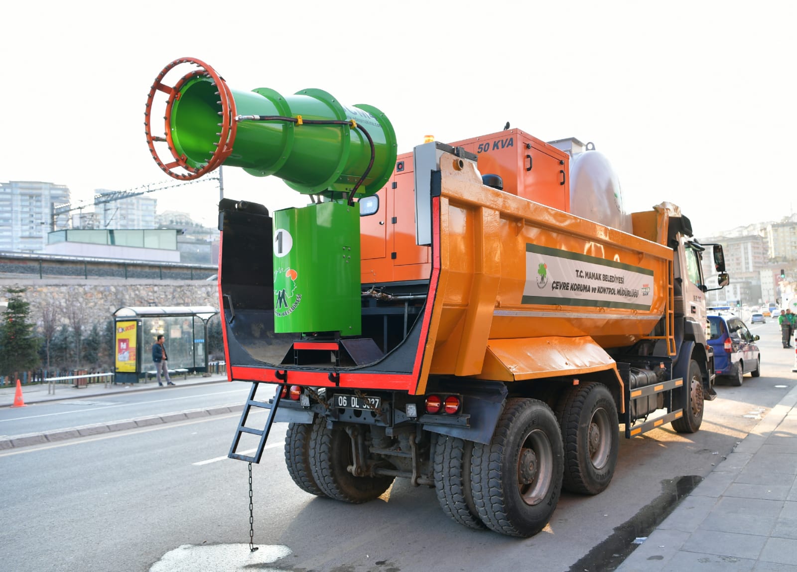 GÖRENLER GÖZLERİNE İNANMADI VİRÜS AVCISI “COVİT19SAVAR” MAMAK SOKAKLARINDA