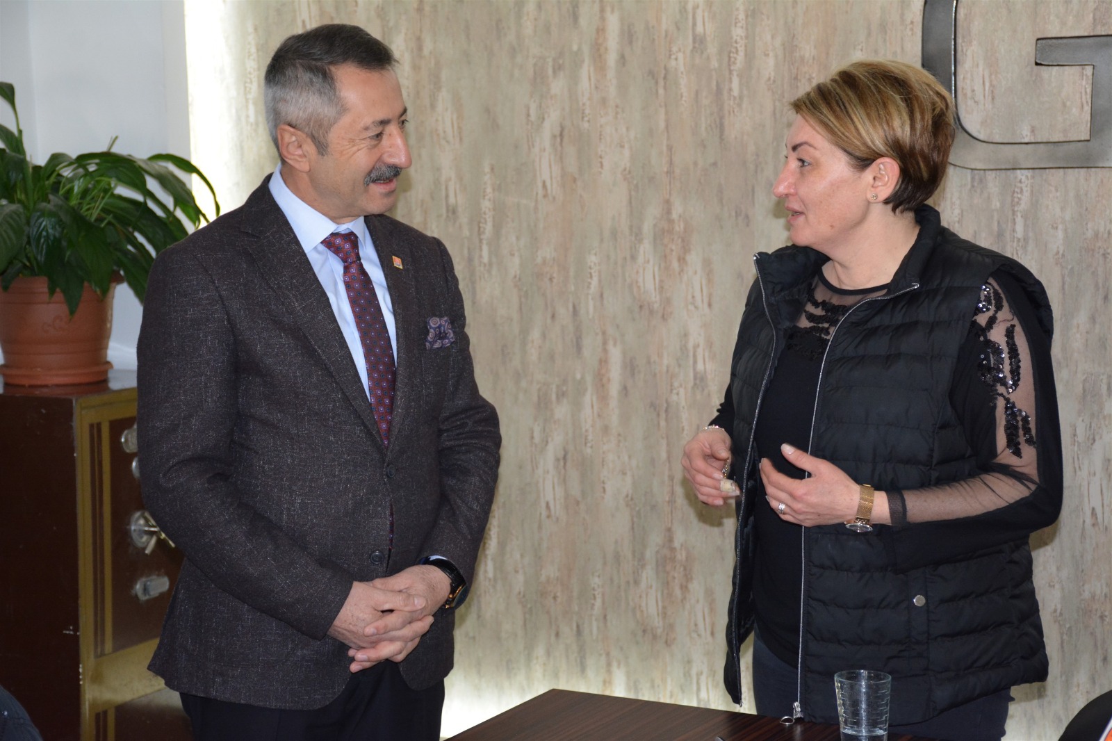 BAŞKAN BOZDEMİR 8 MART DÜNYA EMEKÇİ KADINLAR GÜNÜ DAYANIŞMA VE MÜCADELESİNİN SİMGESİDİR