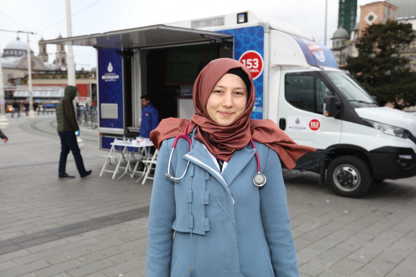 HALKÇI BAŞKAN İMAMOĞLU’NDAN VATANDAŞA KORONAVİRÜS EĞİTİMİ UYGULAMASI