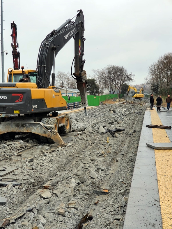 EMİNÖNÜ-ALİBEYKÖY TRAMVAY İNŞAATI ÇÖKMEYE RAĞMEN TAMAMLANIYOR