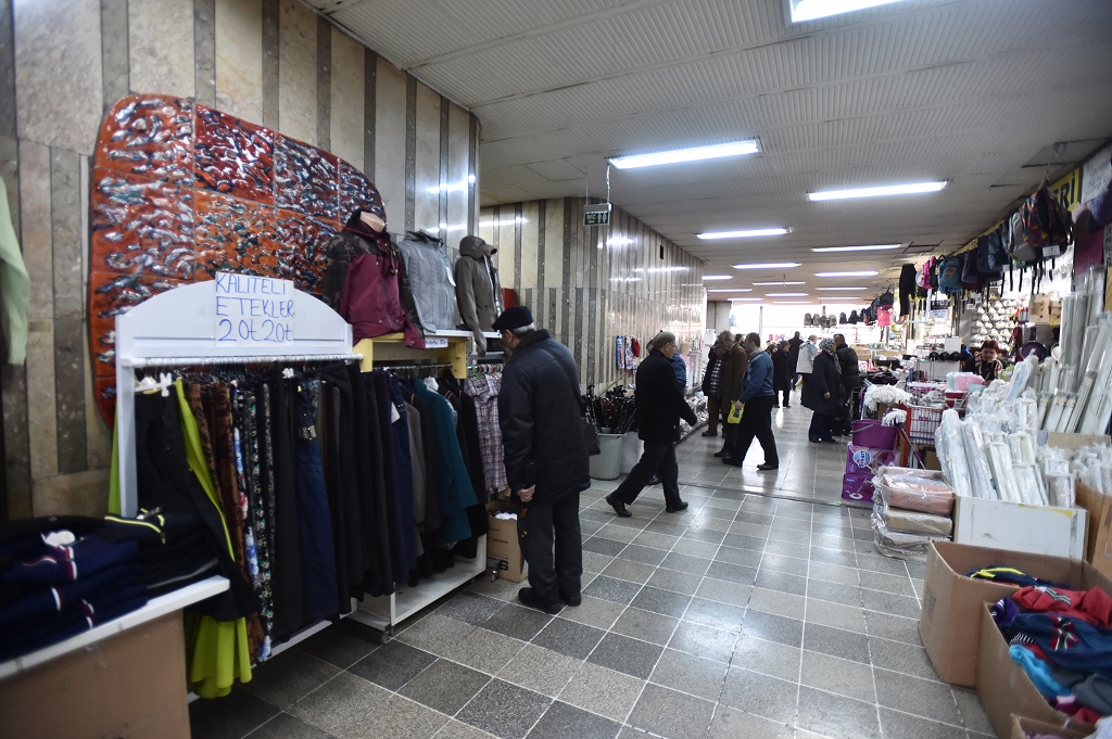 BAŞKAN YAVAŞ ESNAFA SAHİP ÇIKTI