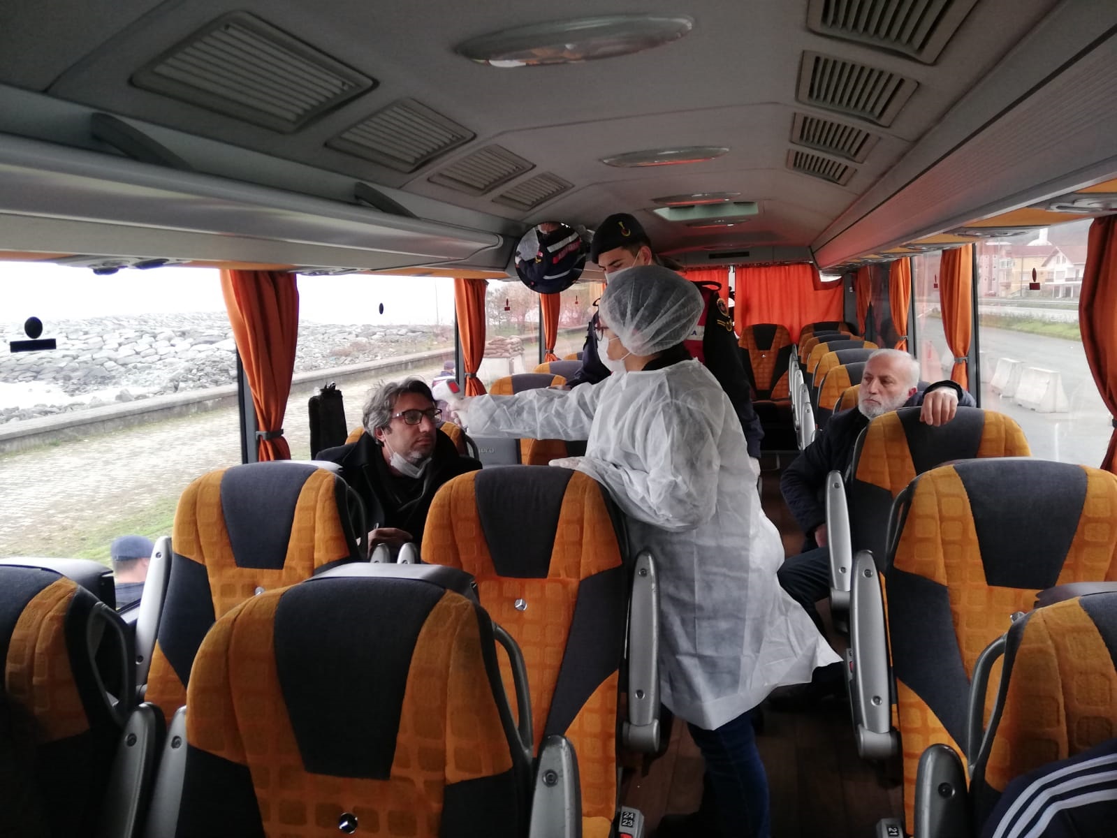 Kontroller Esnasında Yüksek Ateş Tespit Edilen 5 Kişi Ev İzolasyonuna Gönderildi