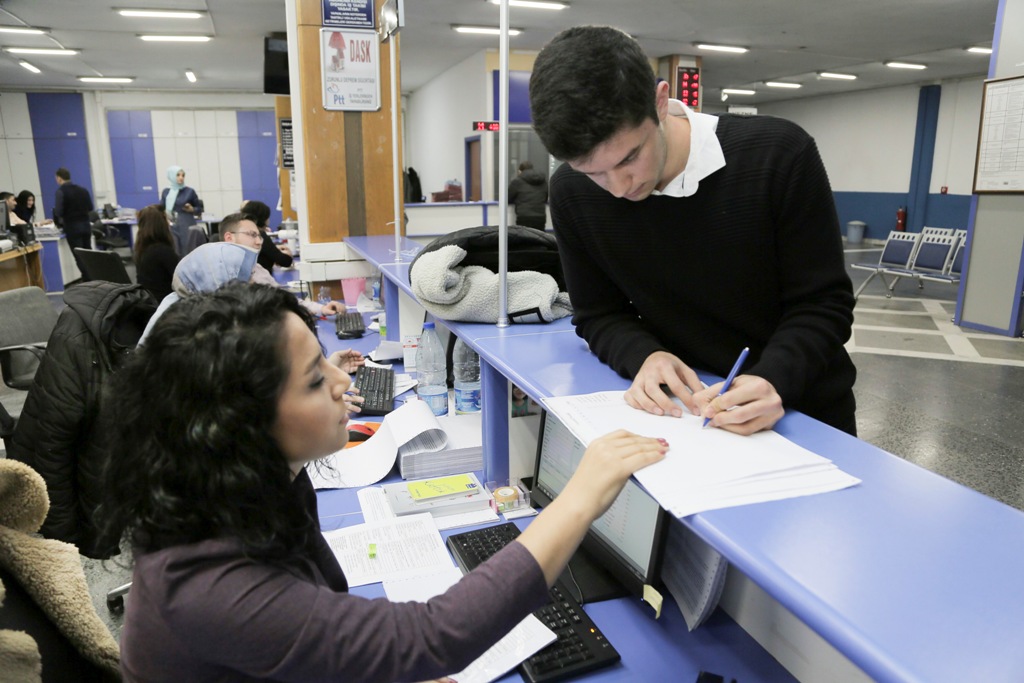 BAŞKAN YAVAŞ ÖĞRENCİLERİ SEVİNDİRMEYE DEVAM EDİYOR