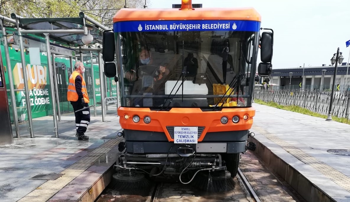 İSTANBUL PIRIL PIRIL: KABATAŞ-BAĞCILAR TRAMVAY HATTI TEMİZLENDİ