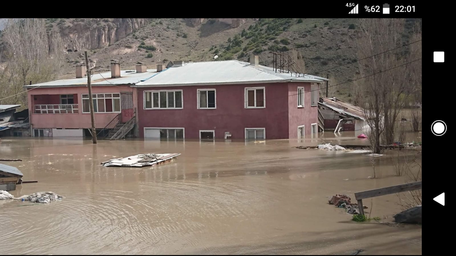 Sarıkamış ilçesine bağlı Karakurt Köyü isyanda bunların ölüye bile saygıları yok!