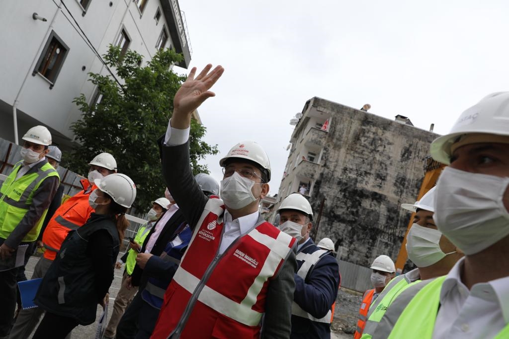 BAŞKAN İMAMOĞLU, 2,5 YILDIR DURMUŞ METRO HATTINDA İNCELEMELERDE BULUNDU