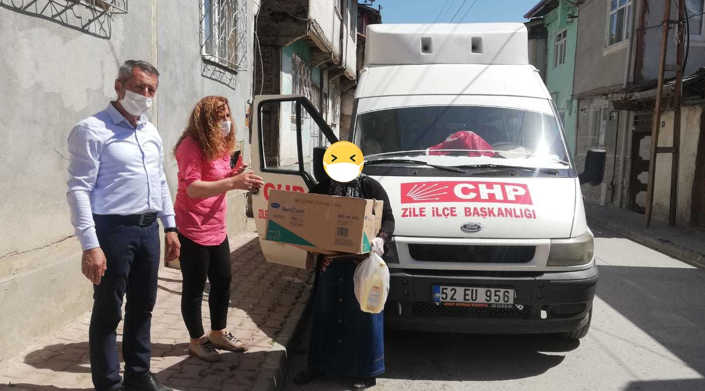 CHP Vatandaşlara yardım dağıtmaya devam ediyor