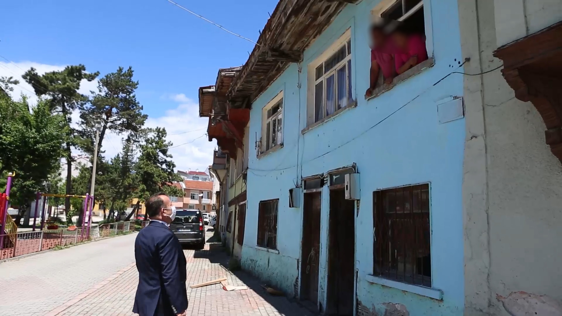 Belediye Başkanı Tanju Özcan vatandaşların bayramlarını kutlayıp ihtiyaçlarını dinledi