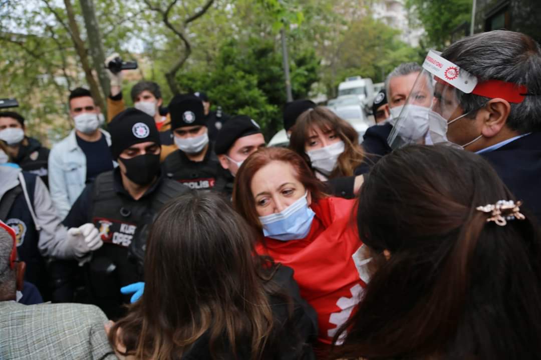 DİSK Genel Başkanı Arzu Çerkezoğlu ve DİSK Yöneticileri Serbest Bırakılsın!