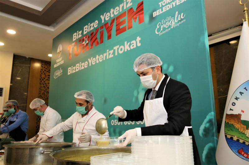 TOKAT BELEDİYESİ’NDEN GÜNLÜK 600 KİŞİYE İKİ ÖĞÜN SICAK YEMEK