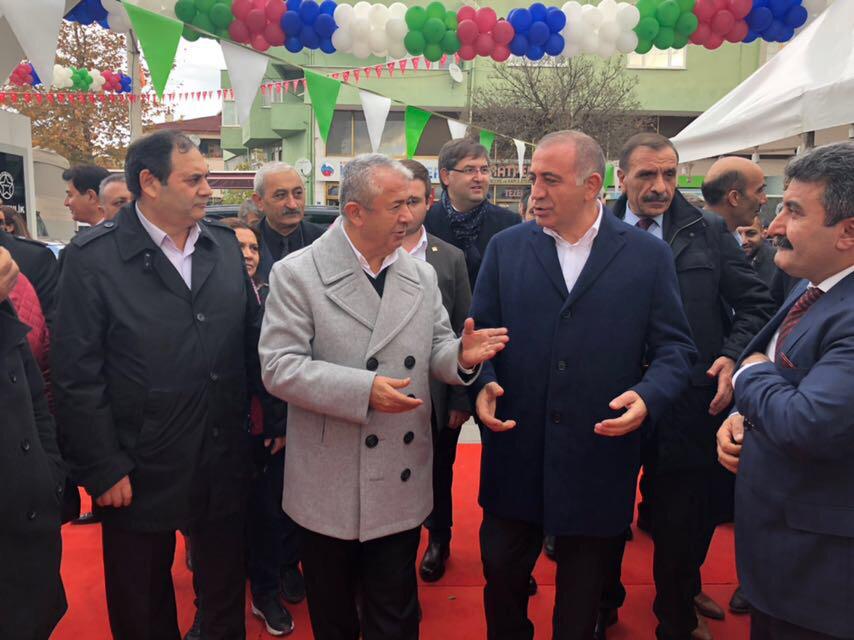 CHP’nin sevilen ismi Tekin Sağlık çalışanlarımız dünyanın en emektar, en fedakâr, en bilgili ve tecrübeli sağlık çalışanları olduklarını gösterdiler